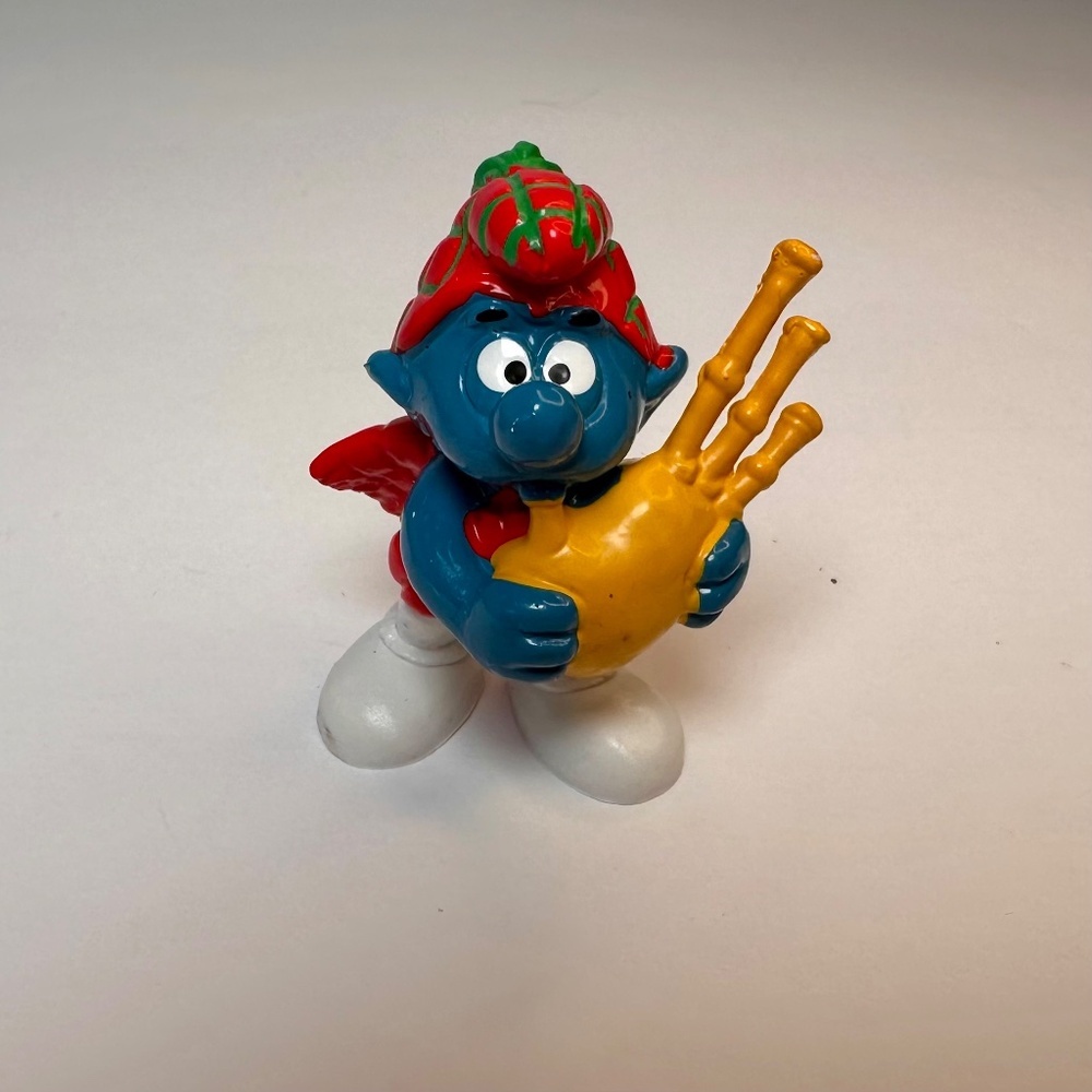 Vintage Smurf Bagpipe Smurf ๐ดโโ ๏ธ๐ถ W. Germany Bully Peyo PVC Figure - Picture 2 of 7